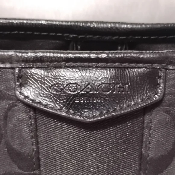 COACH 🐎SIGNATURE C Elegant Black Shoulder Bag! Vintage & EUC💕 - Picture 6 of 15